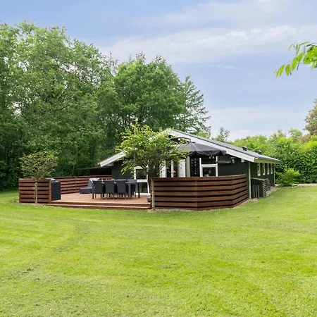 Zaharinka - 30km From The Sea By Interhome Feriehus