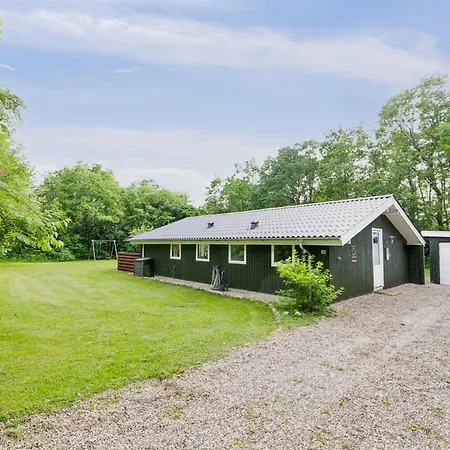 Zaharinka - 30km From The Sea By Interhome Feriehus