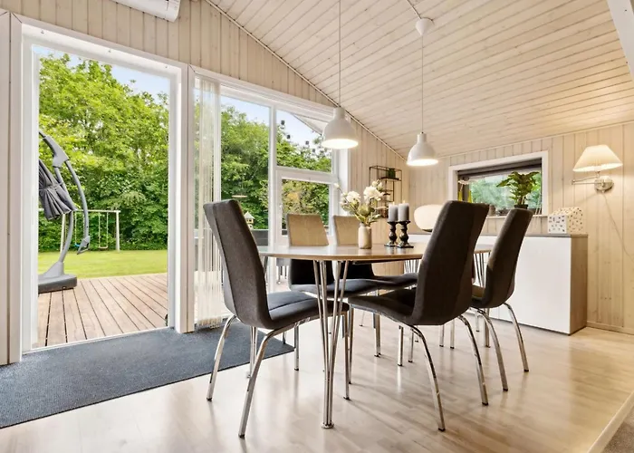 別荘 Zaharinka - 30km From The Sea By Interhome